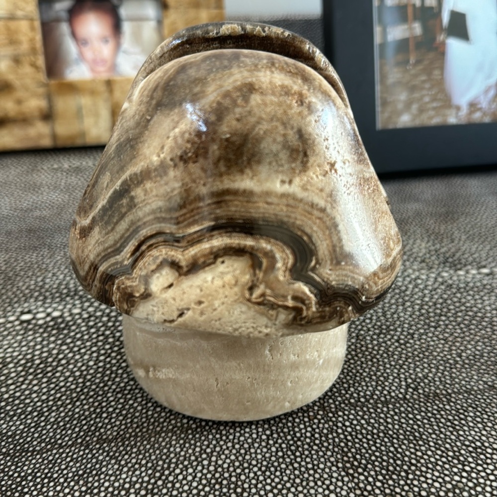 Onyx Mushroom Napkin Holder handmade in Mexico 🍄‍🟫